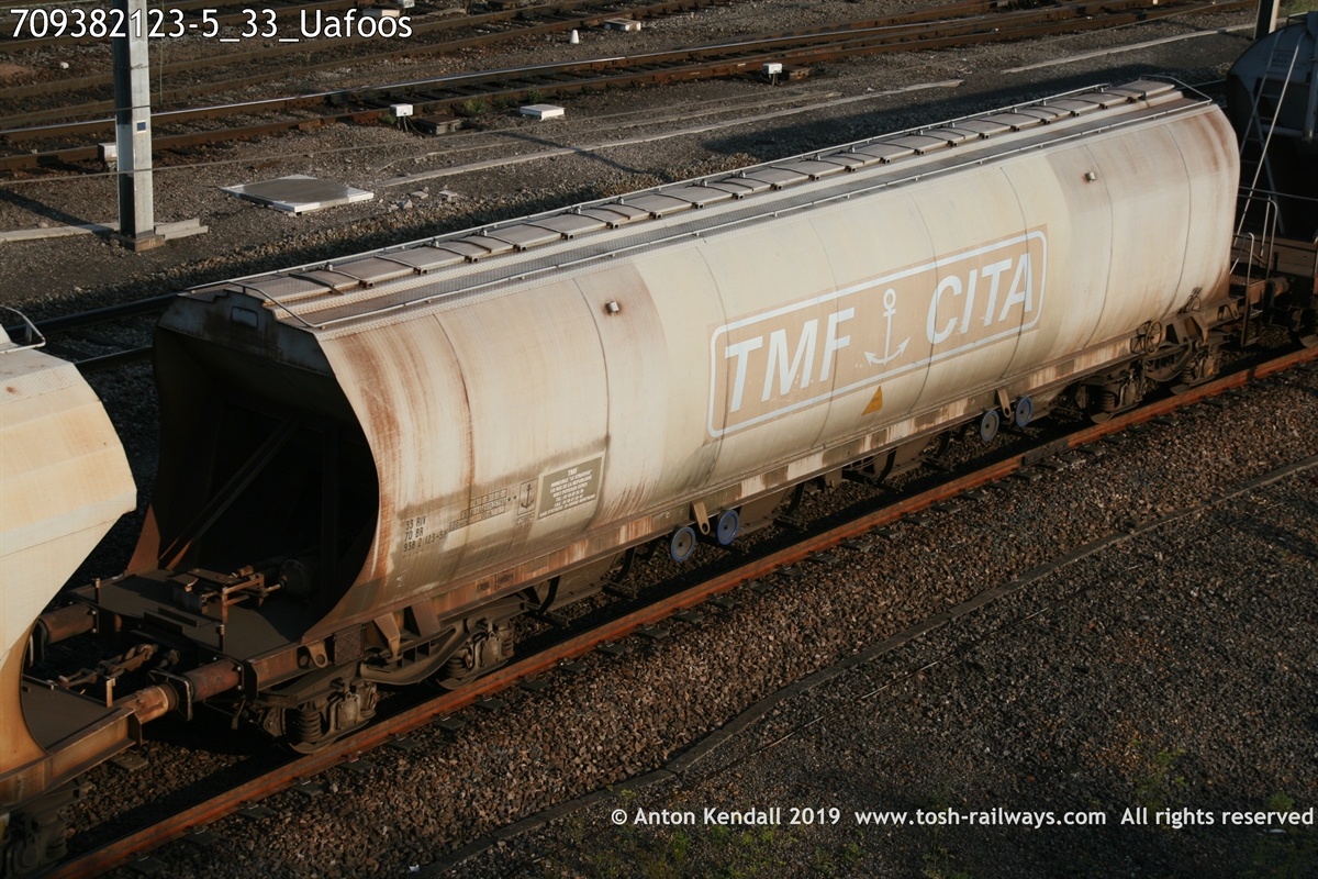 709382123-5_33_Uafoos.JPG